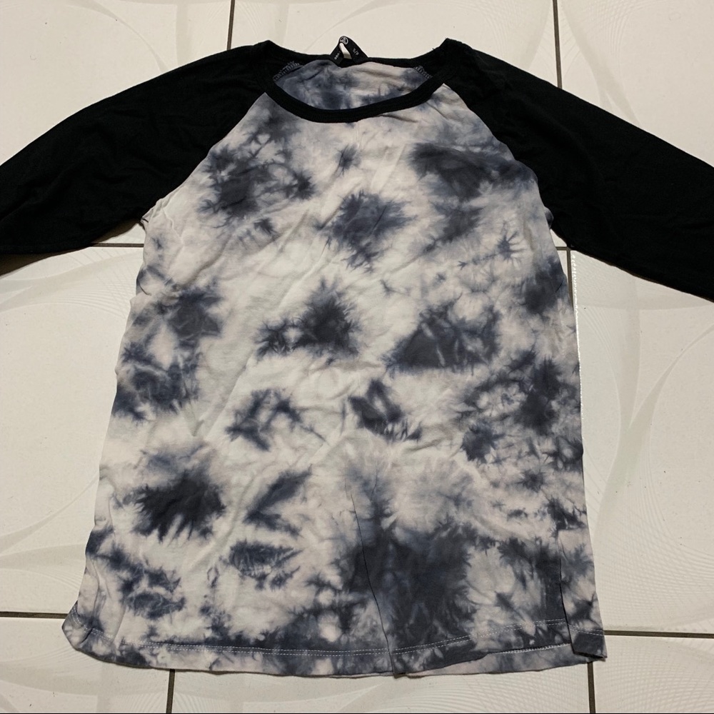 Amnesia Printed Baseball Tee
